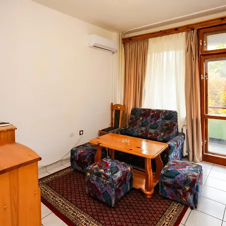 Hotel почивна станция - тец бобов дол *